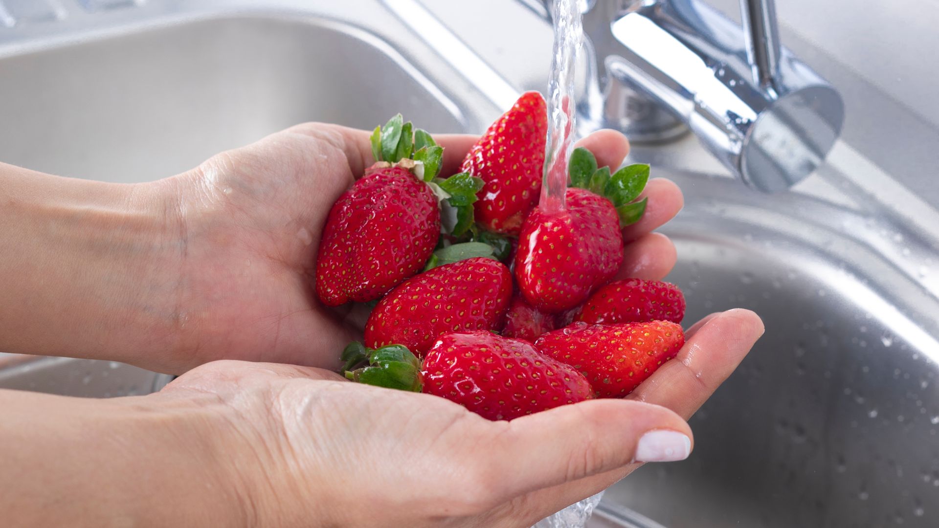 How to Store Strawberries So They Last Longer